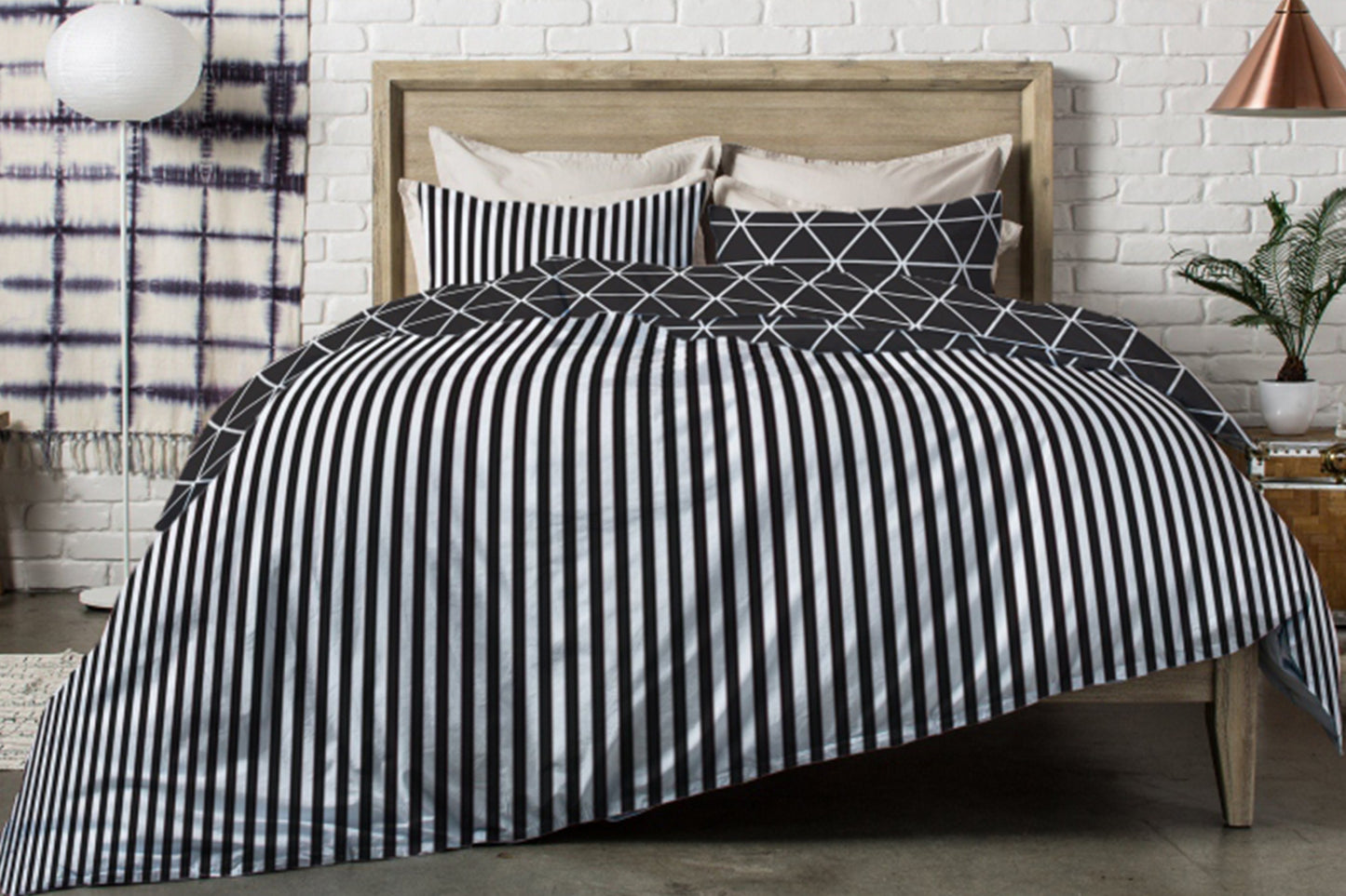 Fitted Sheet  Galaxy Line Black