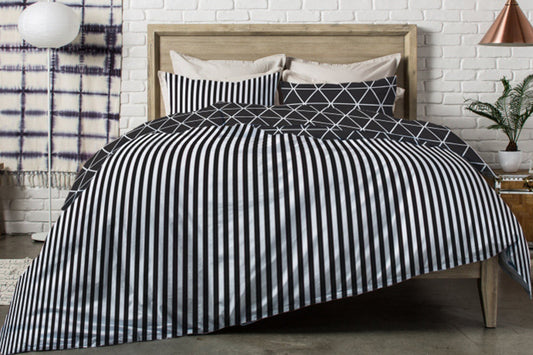 Fitted Sheet  Galaxy Line Black